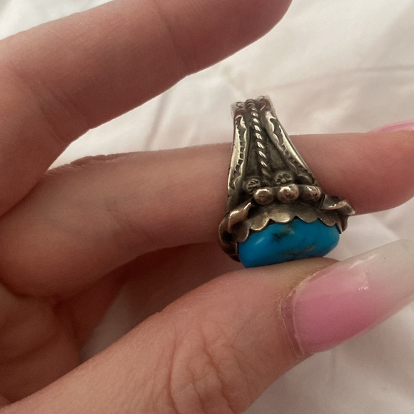 Turquoise and silver ring - Picture 4 of 4